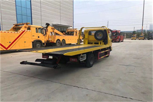 兴义非事故拖车